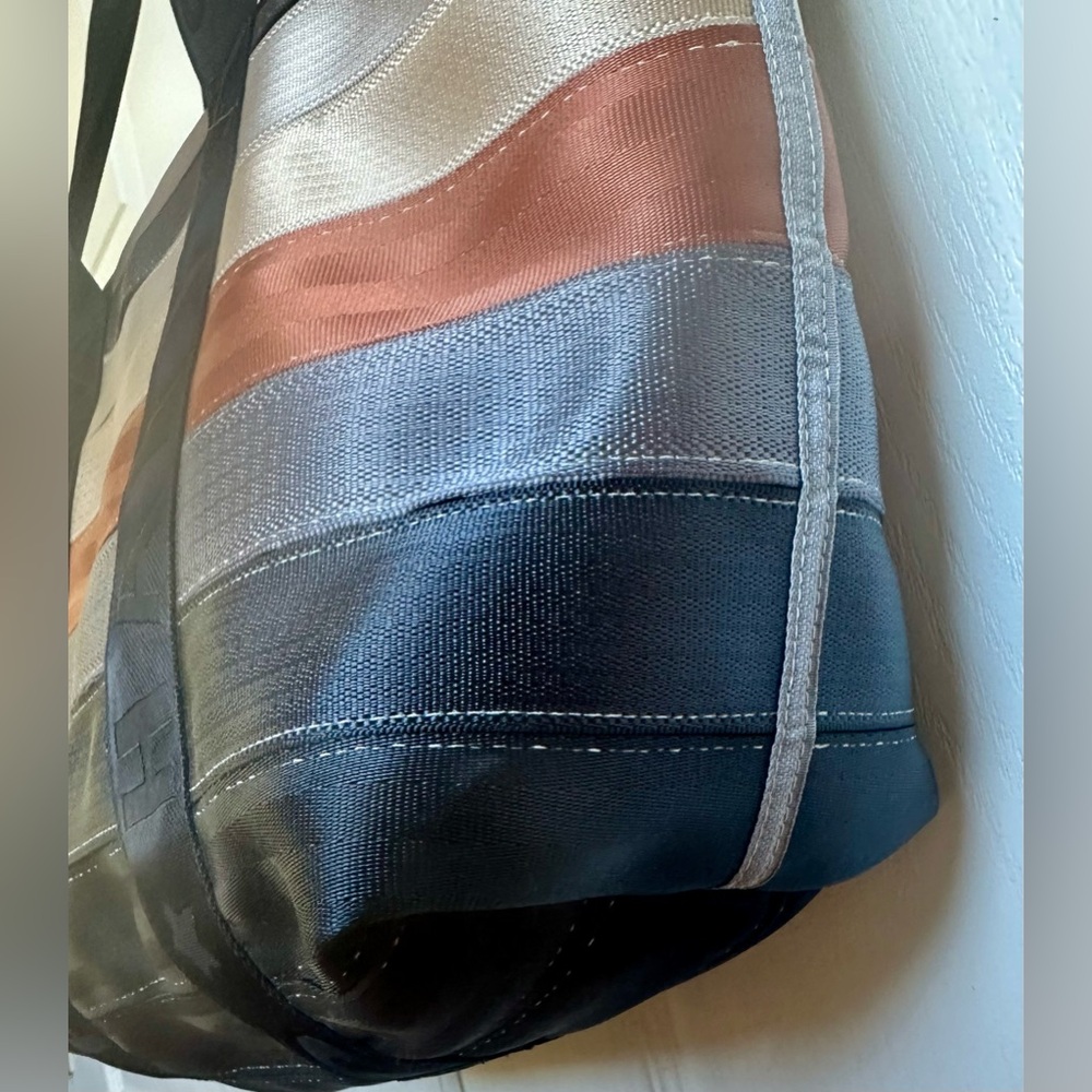 Harvey's "The Original Seatbelt Bag" Treecycle Medium Boat Tote - Picture 4 of 14